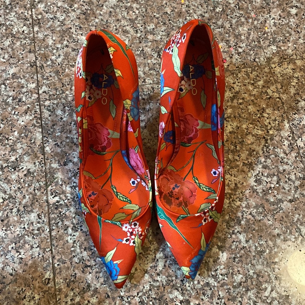 NEVER WORN Aldo Heels - Picture 2 of 5